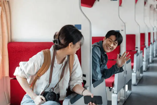 image of a man and a woman starting a conversation in english
