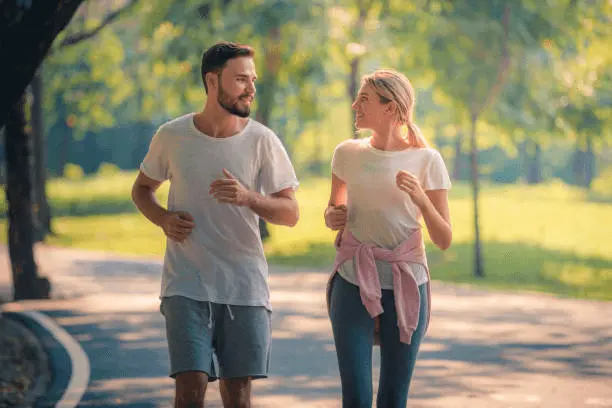 illustration of a couple using present progressive tense in their conversation